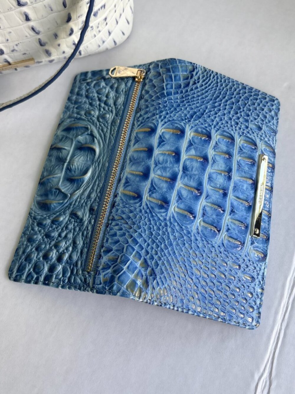 Authentic BRAHMIN Genuine Leather Melbourne Croc-Embossed, Blue&Ivory/White,Mat - Picture 8 of 8